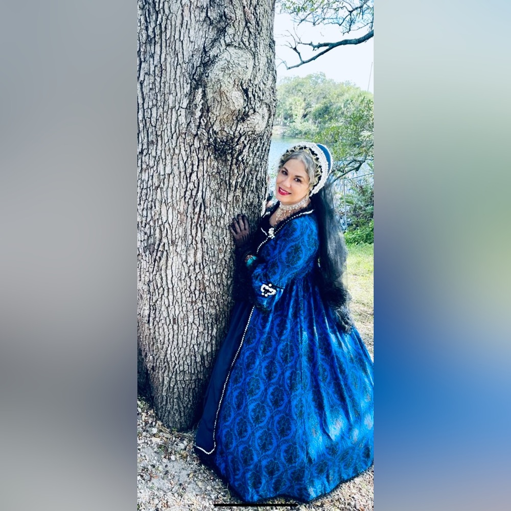 Renaissance Dress, Medival Outfit, Victorian Anne Boleyn View 2